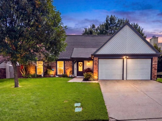 208 WILDBRIAR ST, EULESS, TX 76039 - Image 13635d3df7a6bc39cd7c120188b0cd5e/4092765375