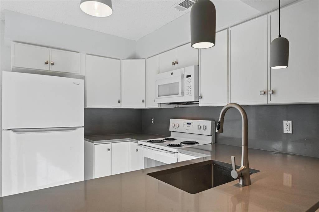 333 Melrose Drive 23B