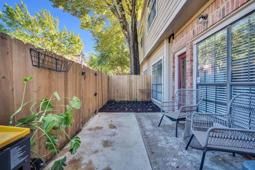 Oaks Of Preston Ridge Condo - Residential