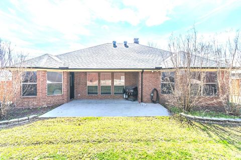 Tiny photo for 1424 Vine Street, Weatherford, TX 76086 (MLS # 21193939)