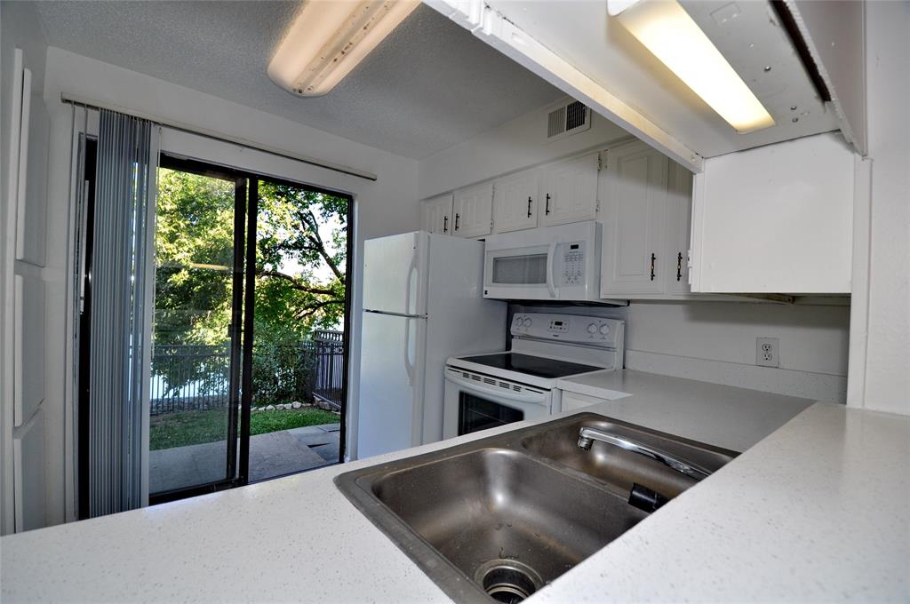 Lakehill Townhomes - Residential Lease