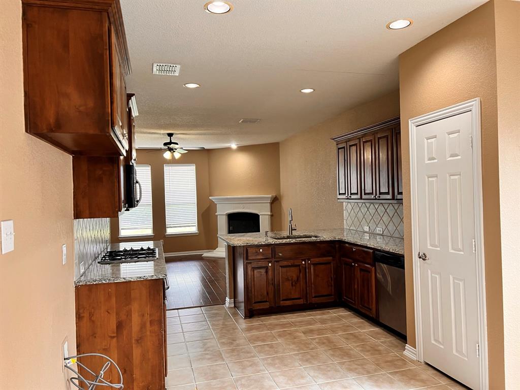 Sunset Pointe Ph Fifteen - Residential Lease