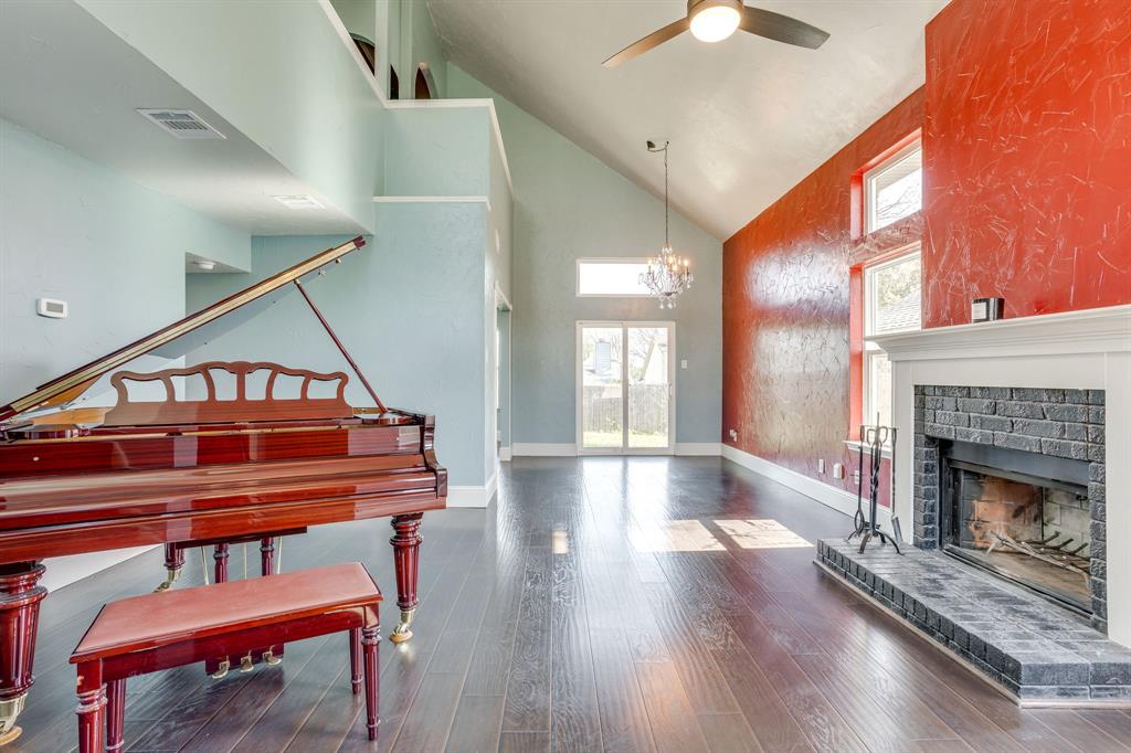 5628 Shady Springs Trail