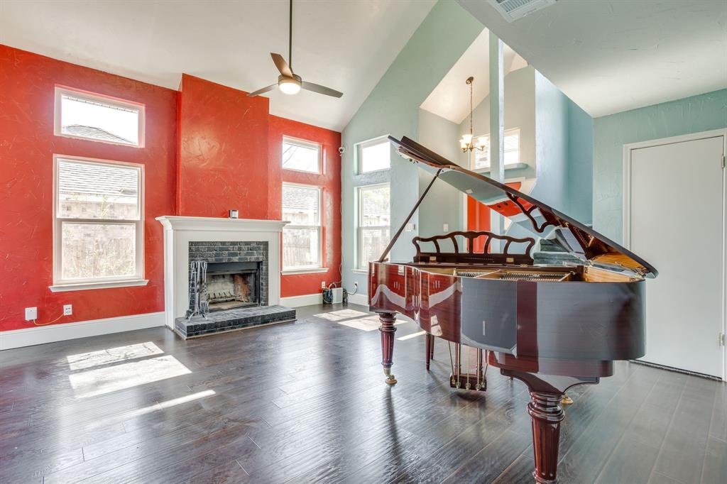 5628 Shady Springs Trail