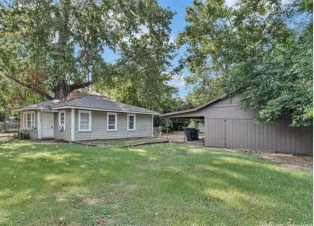 111 E Fairview Street