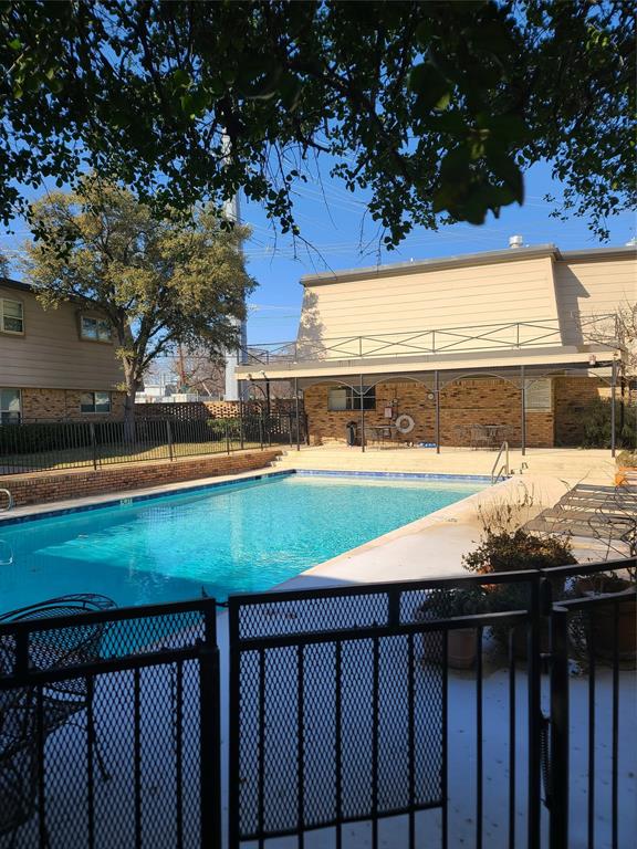 Park Royal Condos Regime - Residential