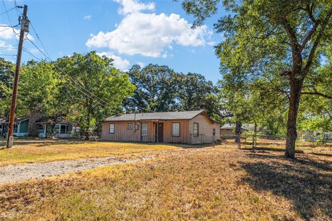Photo of 116 Wildwood Crossover Street, Mabank, TX 75156 (MLS # 21361937)