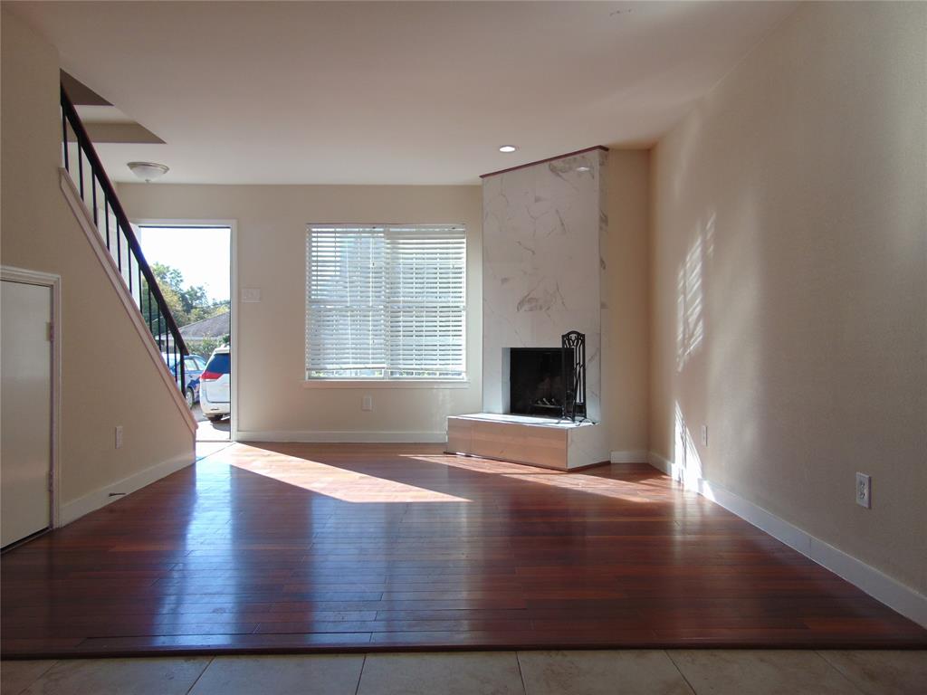 Graystone Twnhms - Residential