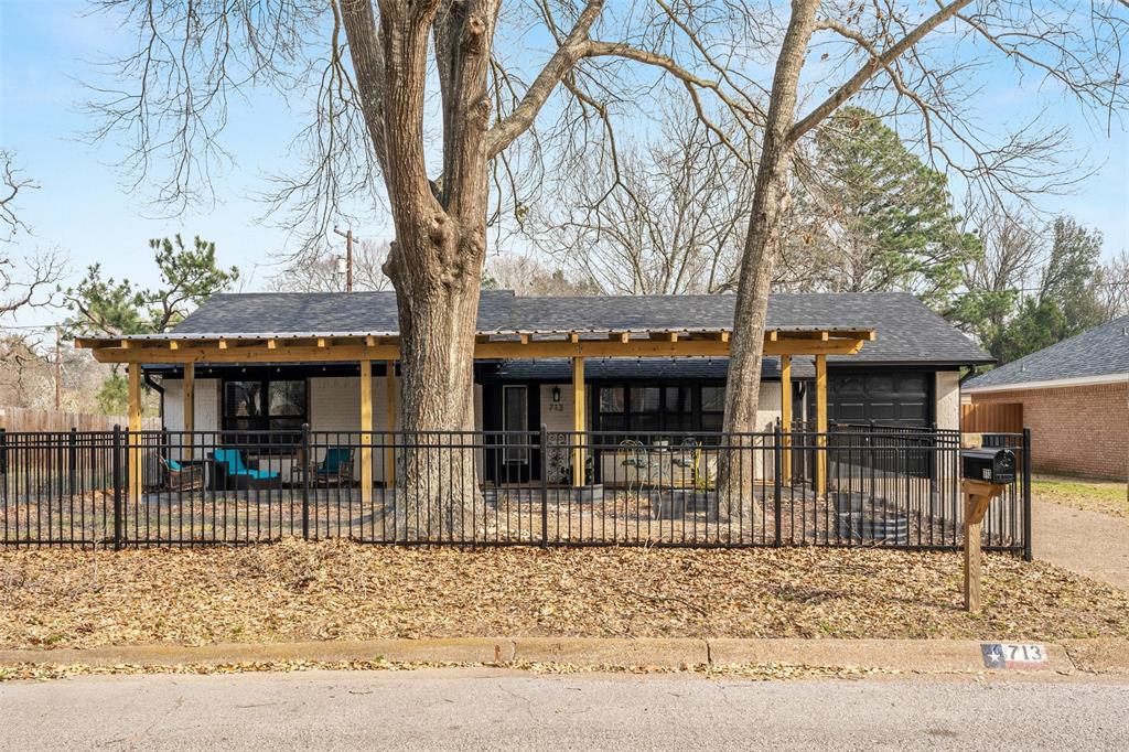 713 Southoak Drive