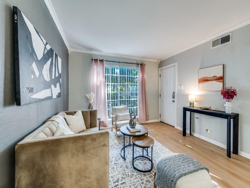 5212 Fleetwood Oaks Avenue 202