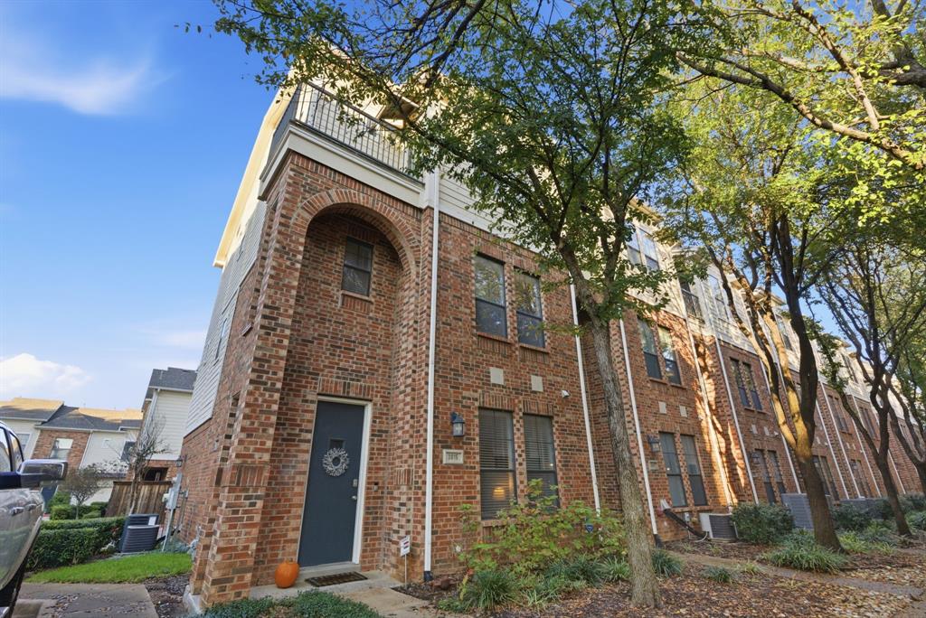 Ridglea Place - Residential