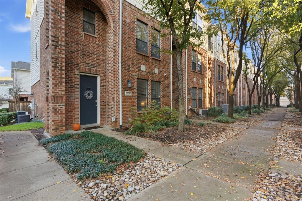 Ridglea Place - Residential