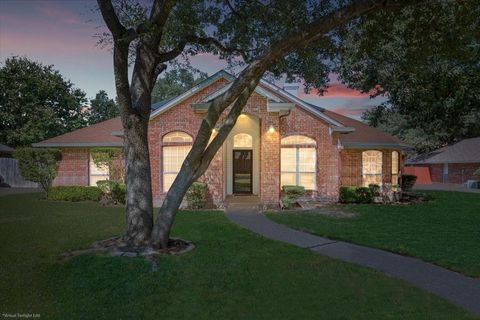 Photo of 204 Neely Road, Hewitt, TX 76643 (MLS # 21092911)