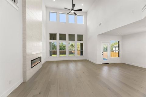 721 S Hidden Lakes Drive DeSoto TX 75115