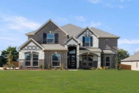 721 S Hidden Lakes Drive DeSoto TX 75115