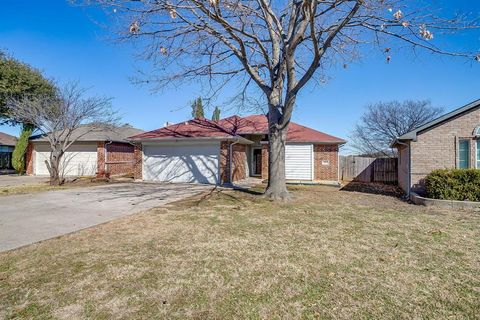 9016 Christopher Circle Fort Worth TX 76140