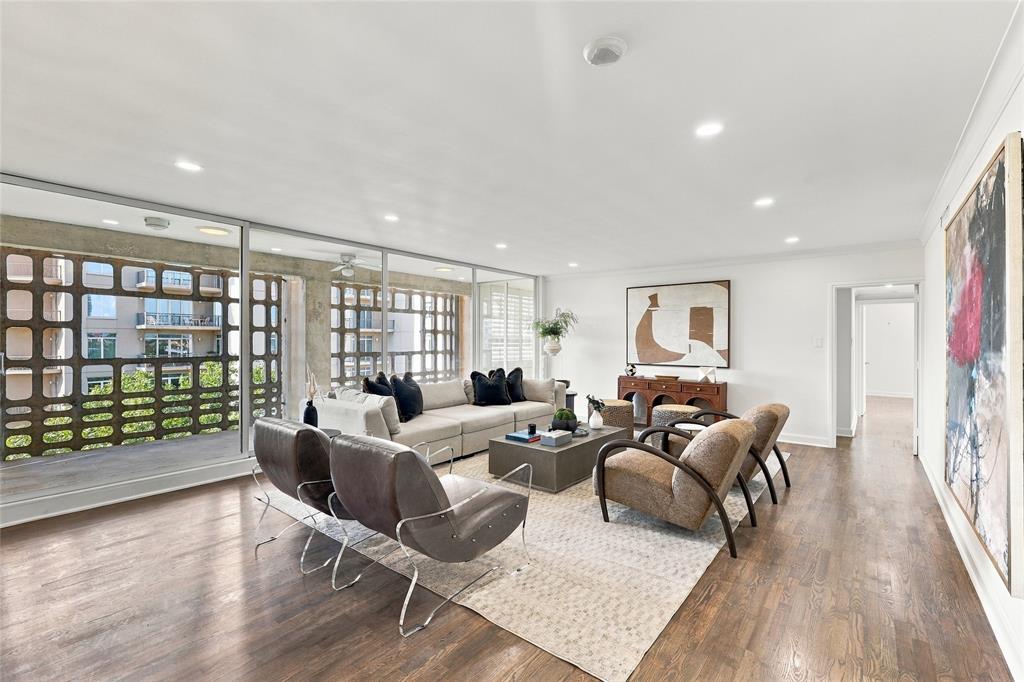 3525 Turtle Creek Boulevard 8B