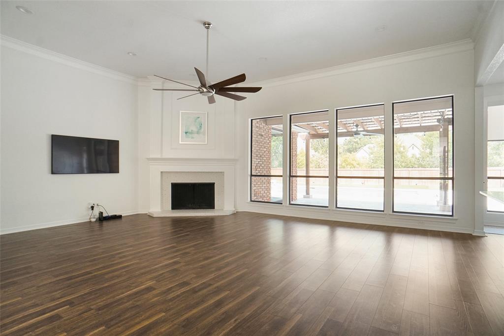 4303 Lexington Parkway