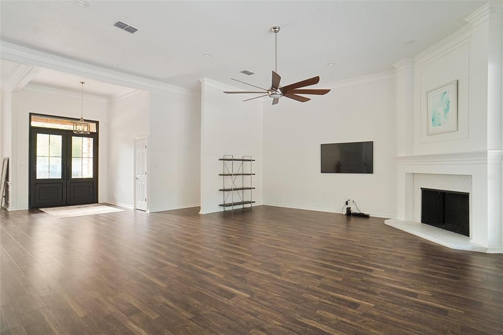 4303 Lexington Parkway