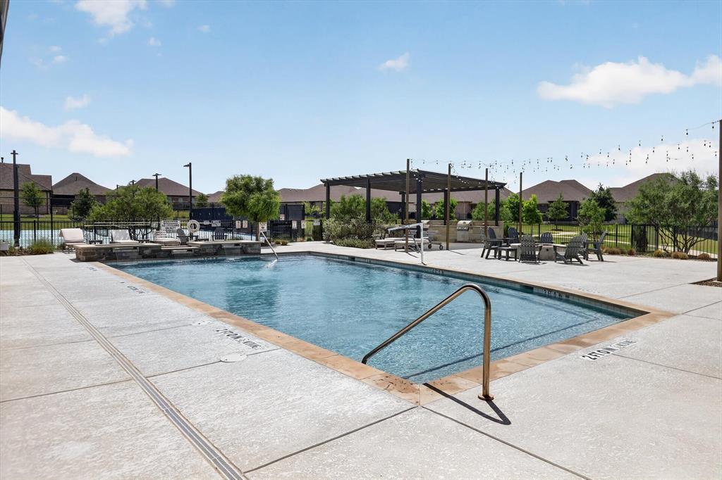 Ladera Tavolo Park Condos - Residential