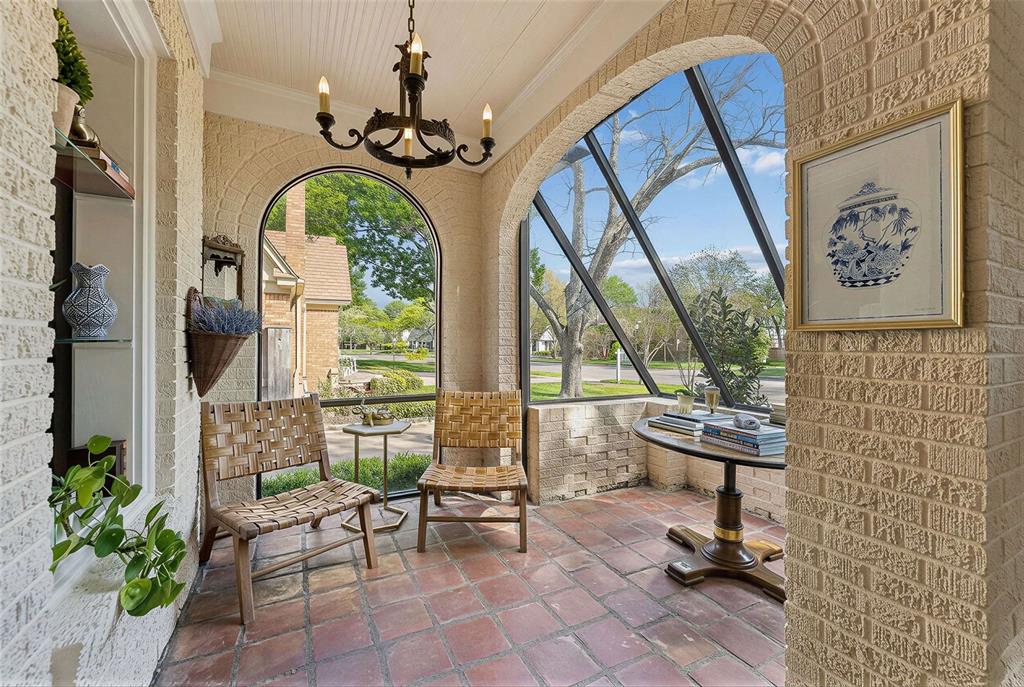 6415 Lakeshore Drive