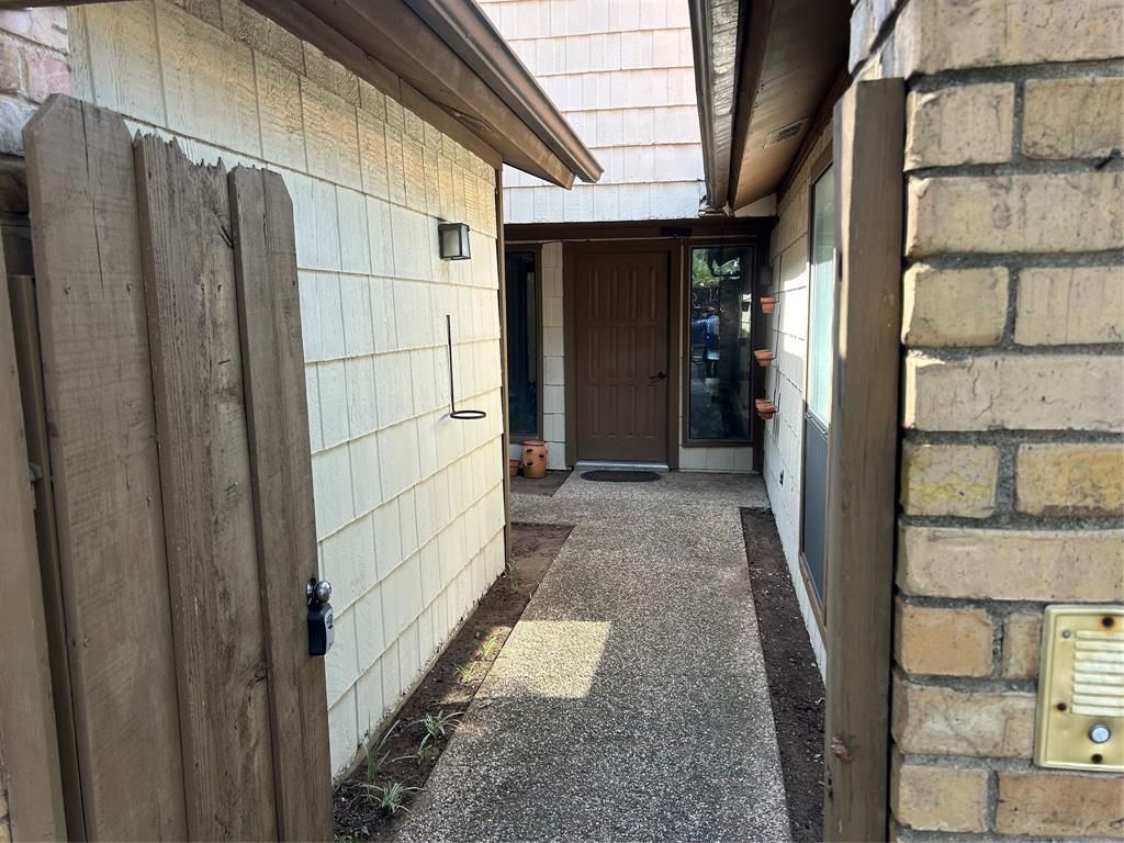 Photo of 2218 Winter Sunday Way, Arlington, TX 76012 (MLS # 21342157)