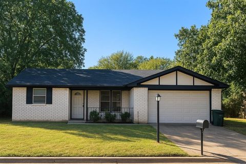 805 Brazos Drive Mineral Wells TX 76067
