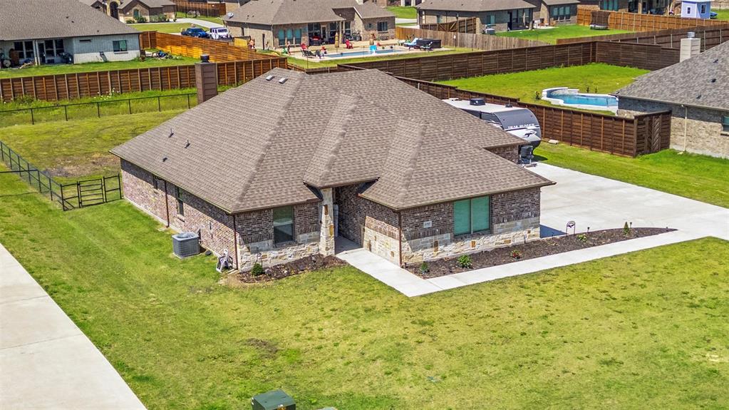 2010 Creekview Lane