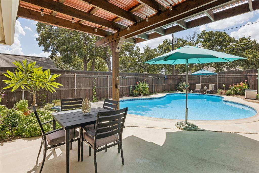 5204 Bradley Lane