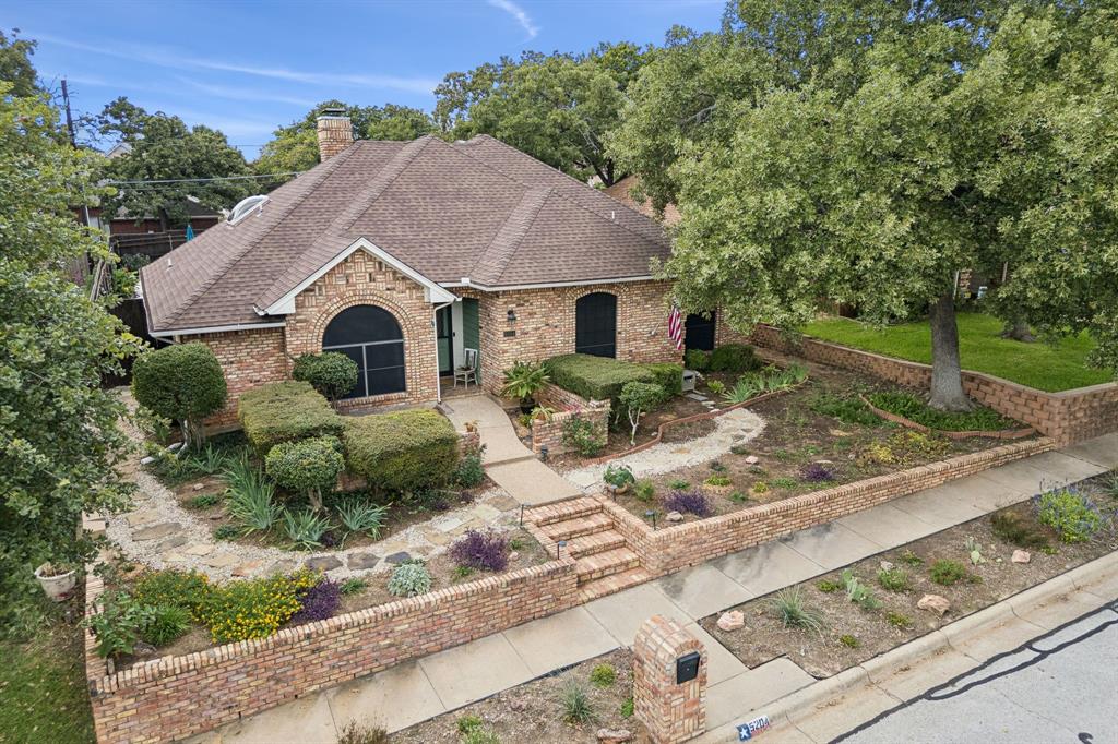 5204 Bradley Lane