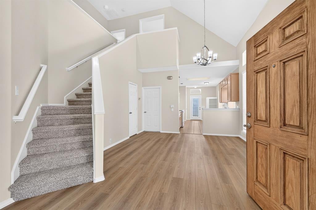 6883 Winston Drive