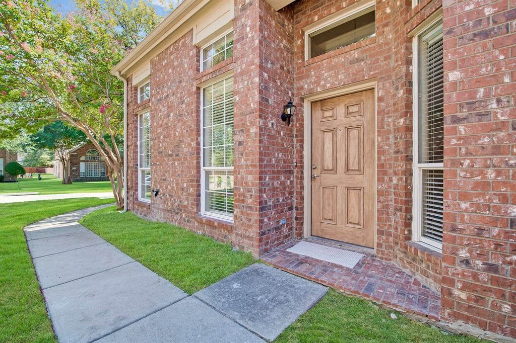 6883 Winston Drive