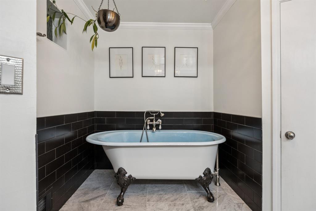 Merriman Manor - Residential