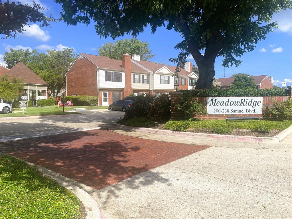 Meadowridge Condos Ph 01 - Residential