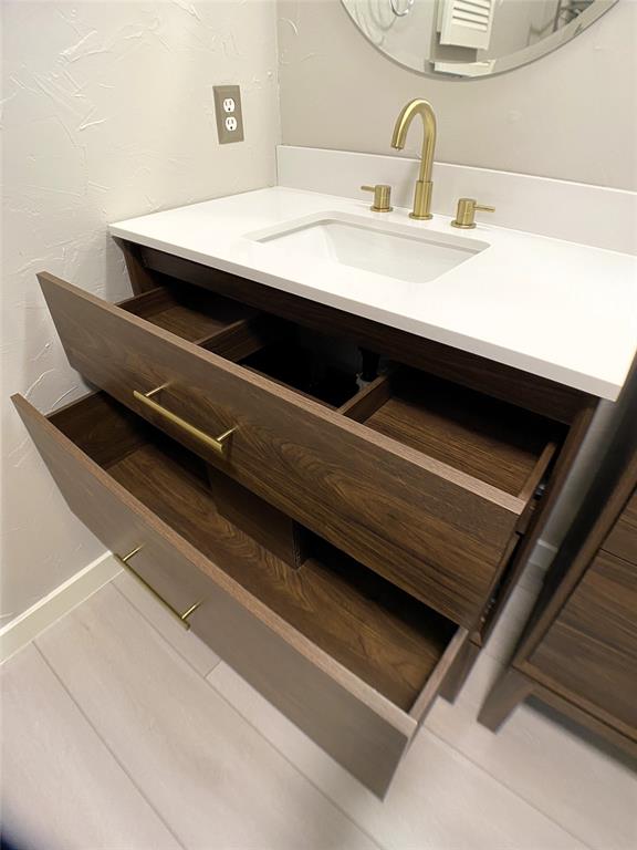 Meadowridge Condos Ph 01 - Residential