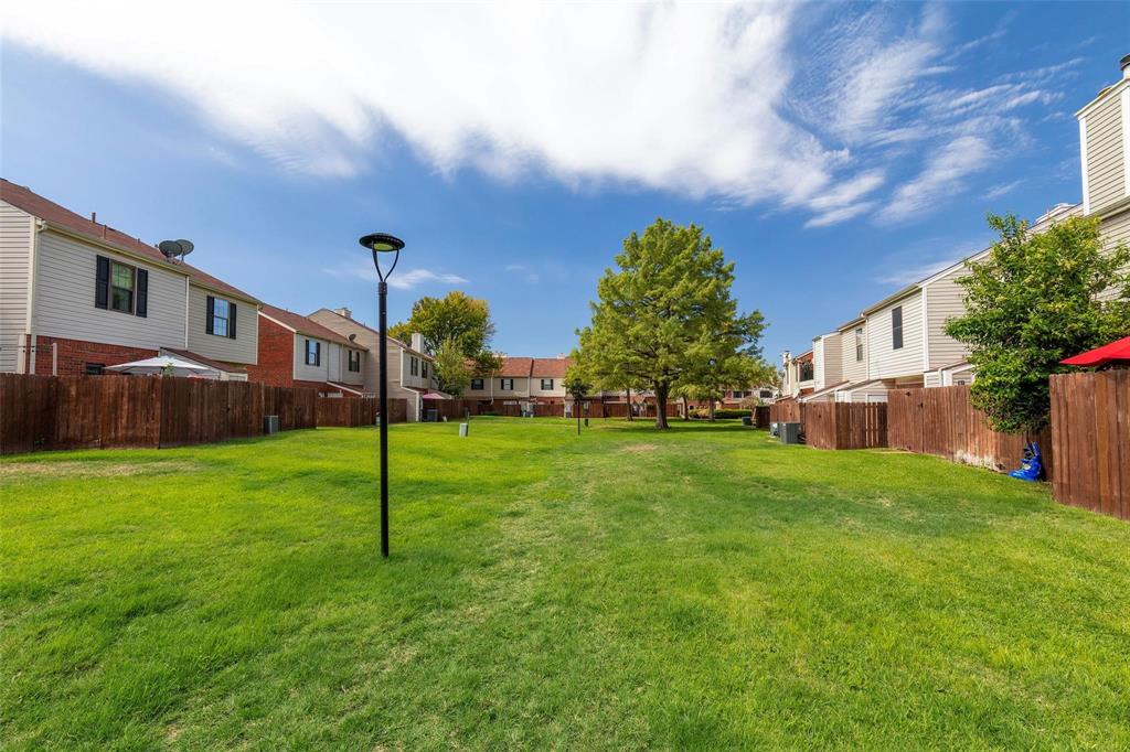 Meadowridge Condos Ph 01 - Residential