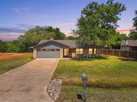 6106 LAREDO CT, GRANBURY, TX 76049 - Image 13e0b770a3bc3fcab2ce5c3e22e31b5e/3488447943