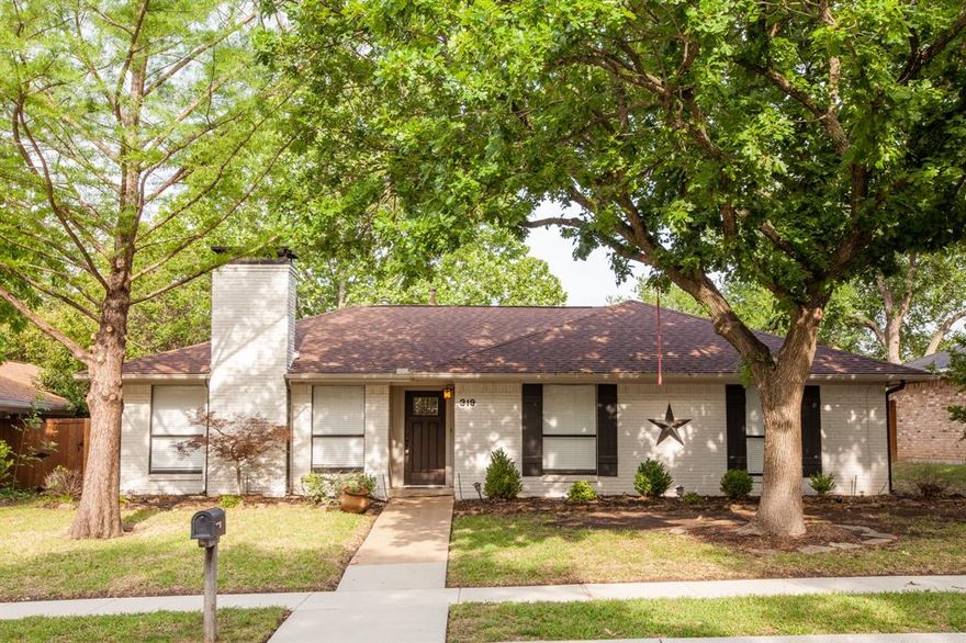 Property is currently leased with an expiration date of 5-31-2026. No showings without accepted offer or LOI. Contact listing agent for any questions. 

Charming 3 bedroom 2 bath home minutes from Historic McKinney. Recently painted and updated to include modern bathrooms and vinyl plank throughout living room and dining room. Walls knocked down to create modern open floor plan improving visibility and flow perfect for entertaining. Beautifully updated brick gas fireplace. Garage has sink and workbench, driveway has room for 3 cars with extra parking pad. Oversized private backyard with tall mature trees.