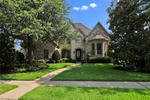 Photo of 400 Vintage Court, Colleyville, TX 76034 (MLS # 21323824)