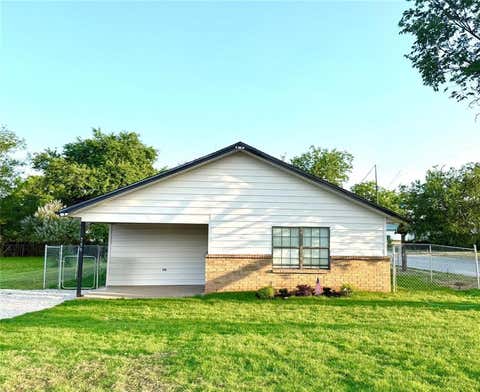 Photo of 739 W Pine Street, Jacksboro, TX 76458 (MLS # 21362596)