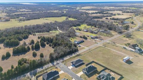 A home in Lone Oak