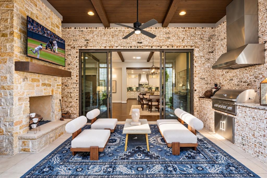 6816 Cousteau Court
