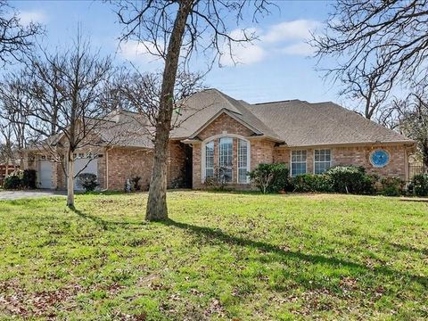 1704 S Bowen Road Pantego TX 76013