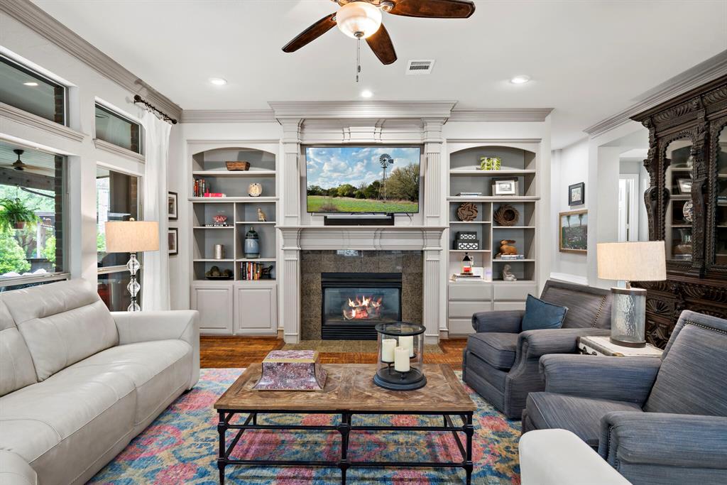 900 Woodcliff Drive