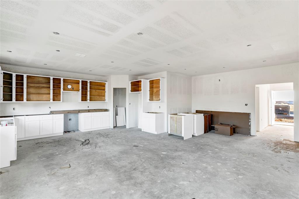 2036 Salina Circle