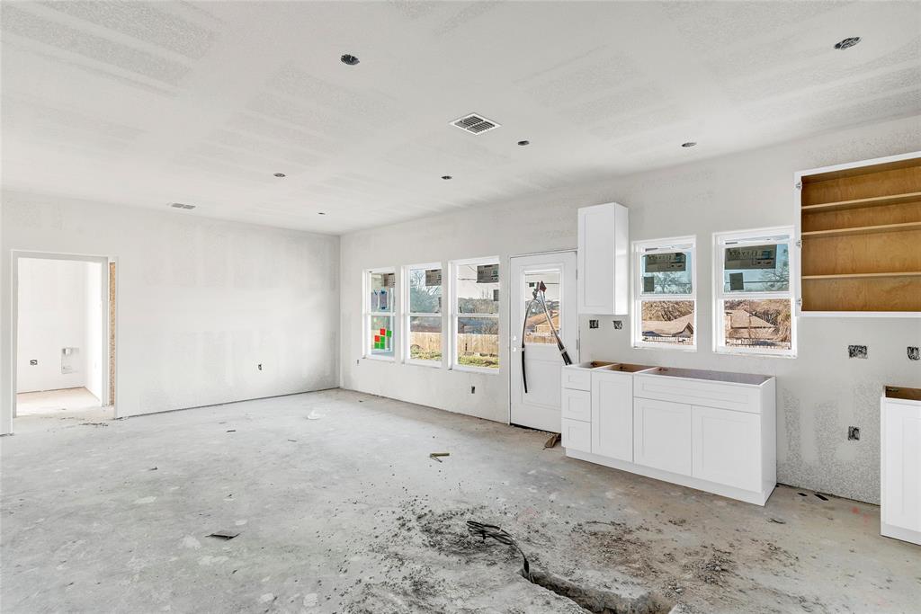 2036 Salina Circle
