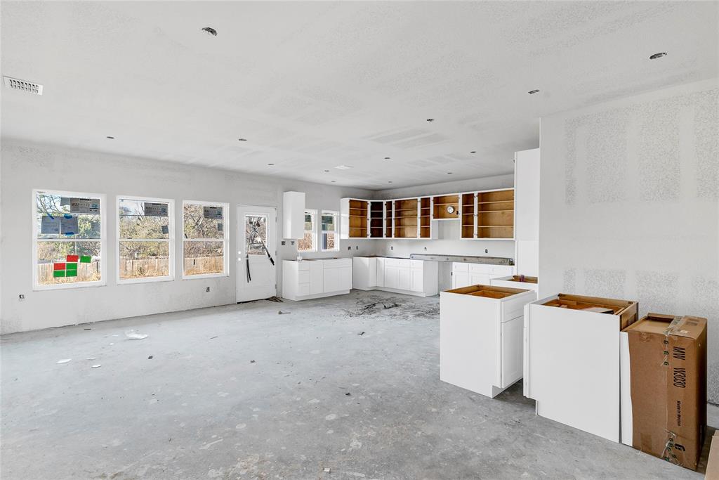 2036 Salina Circle