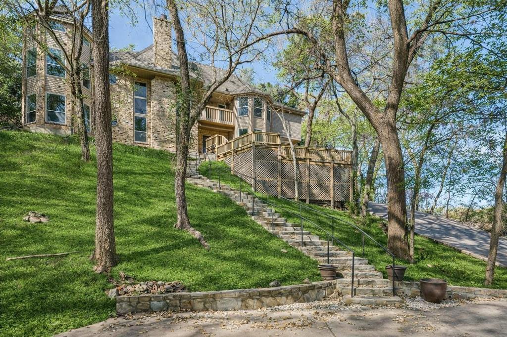 933 SLEEPY HOLLOW Drive