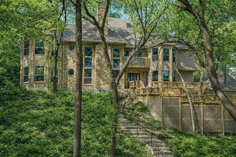 933 SLEEPY HOLLOW Drive Cedar Hill TX 75104