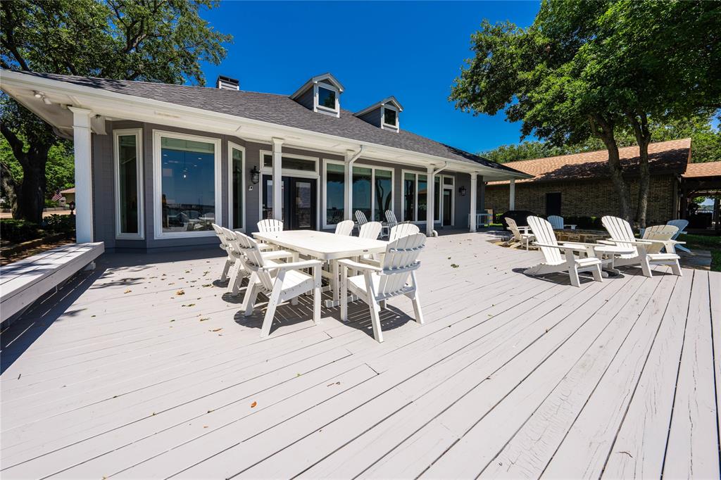 684 Enchanted Isles Drive